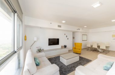 Netanya, South-Beach, Lagoon, 4 room apartment (LB)