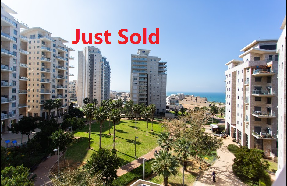 Netanya, South-Beach, 4 rooms for sale (LB)