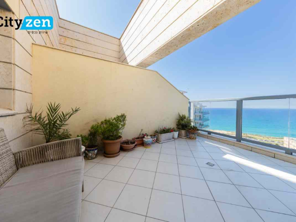 For Sale on 15 Bnei Binyamin street in South Beach Netanya, a beautiful 4-Room apartment